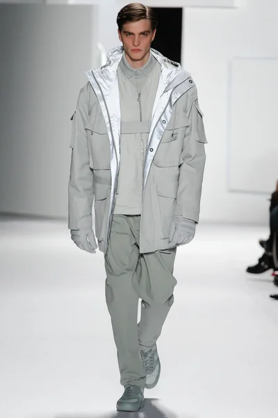 Look 14